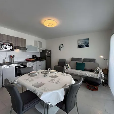 Apartment Appt 2 Pieces - 2 Couchages La Rochelle - Lr140-401 La Rochelle (Charente-Maritime)